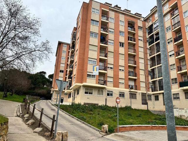 PISO EN VENTA DE 2 DORMITORIOS, BAÑO, ASEO, PLAZA DE GARAJE Y TRASTERO EN ZONA CARREFOUR, ZAMORA. photo 0