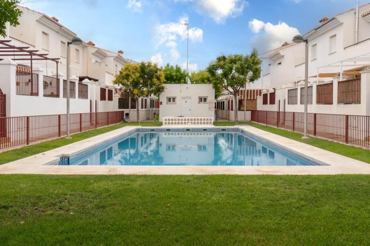 UNIFAMILIAR RESIDENCIAL CON PISCINA LLANOS DE ARMILLA photo 0