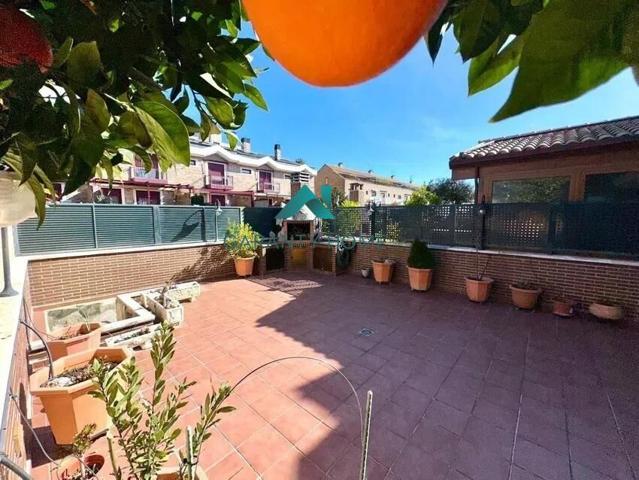 Chalet adosado en venta en El Bercial, Getafe photo 0