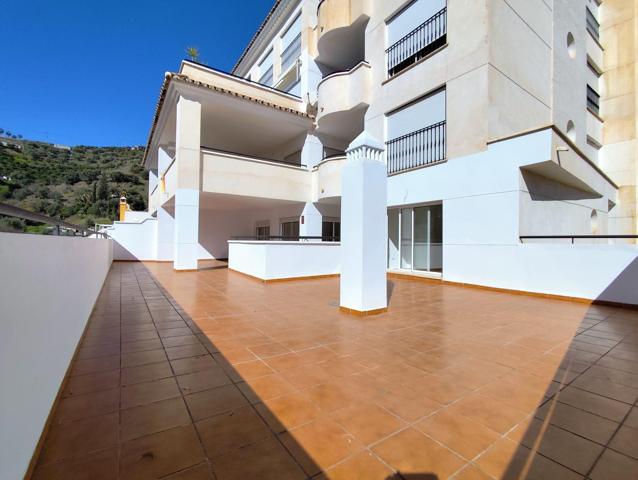 Gran piso con posibilidad de 4 dormitorios y amplias terrazas en Torrox photo 0