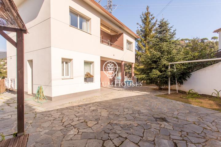 Casa en venta, confort y naturaleza a 5 minutos del centro del pueblo photo 0