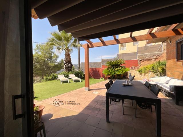 Gran calidad de construcción, casa para entrar a vivir! photo 0