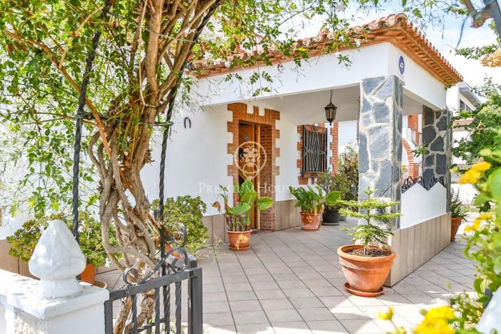 Casa independiente con piscina y jardín en Más Alba photo 0