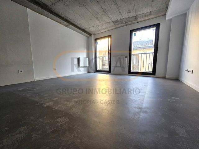 ¡Vivienda recién reformada con calidades de lujo! photo 0