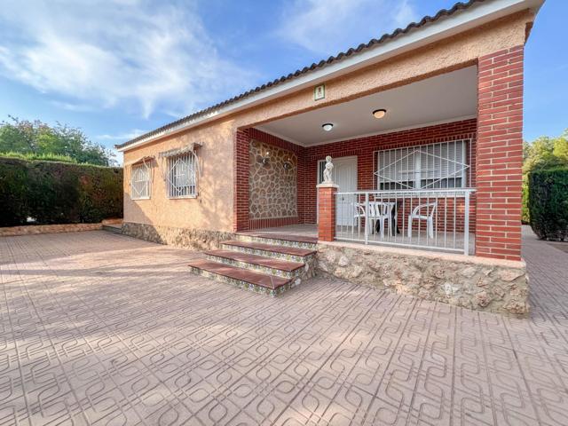 Alquiler de chalet en Urb. Jardín de Lauro (Llíria) photo 0