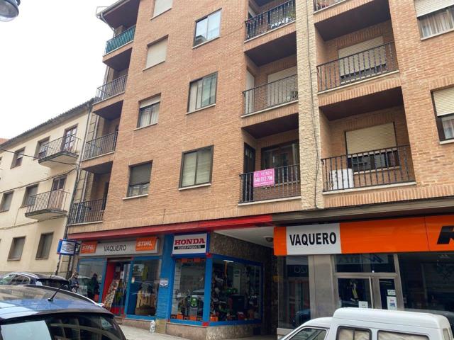 Piso en venta en Benavente de 107 m2 photo 0