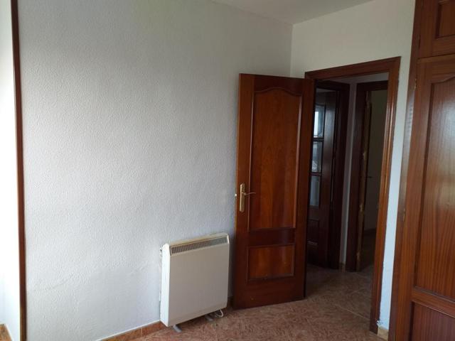 Piso en venta en Valderas de 73 m2 photo 0