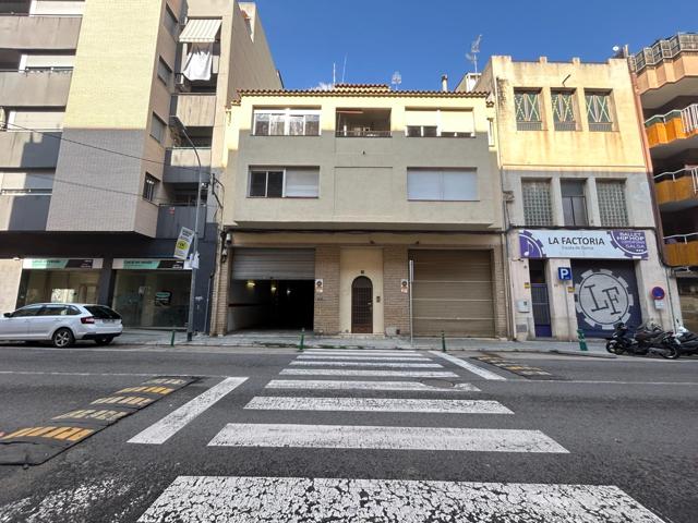 Local comercial diáfano en Alquiler en Av. Sant Vicenç, El Vendrell photo 0