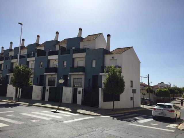 Unifamiliar Pareada En venta en South Of Spain, Corrales photo 0