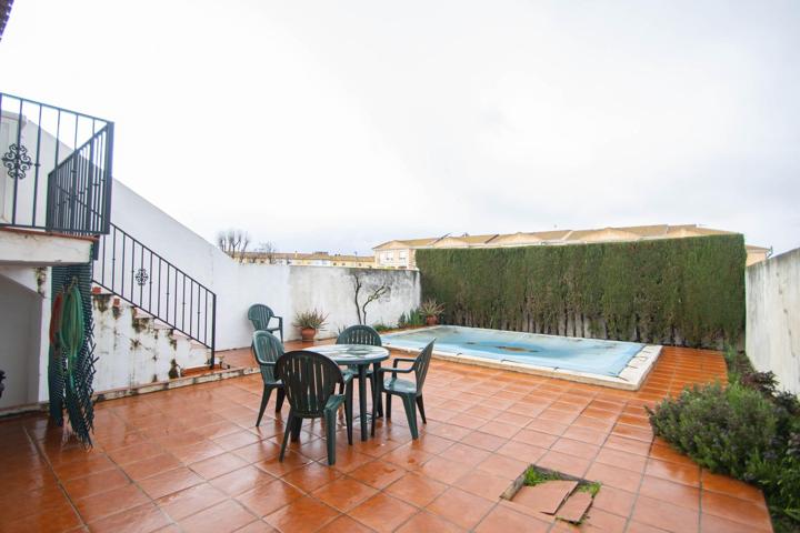 ✨ Exclusiva casa pareada con piscina privada y vistas despejadas en Residencial “Caseríos del Carmen photo 0