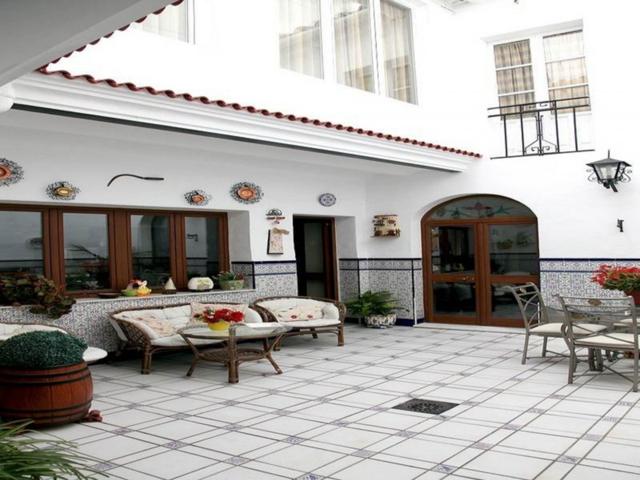 PRECIOSA CASA EN VENTA EN CÓRDOBA BUJALANCE DE 6 DORMITORIOS photo 0