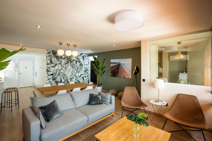 Espectacular piso de diseño frente al mar photo 0