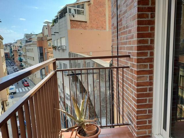 BONITO PISO EN BARCELONA CON ASCENSOR Y PLAZA DE PARKING photo 0