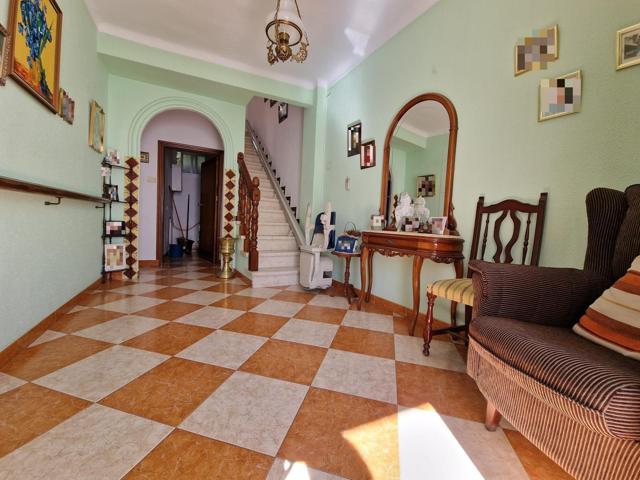 VENTA AMPLIA VIVIENDA CON GARAJE Y TERRAZA UBRIQUE. CENTRO. photo 0