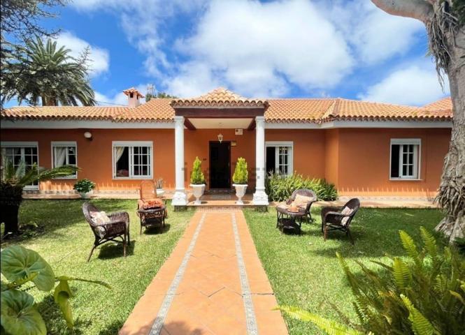 ¡Maravilloso chalet en GUAMASA! photo 0