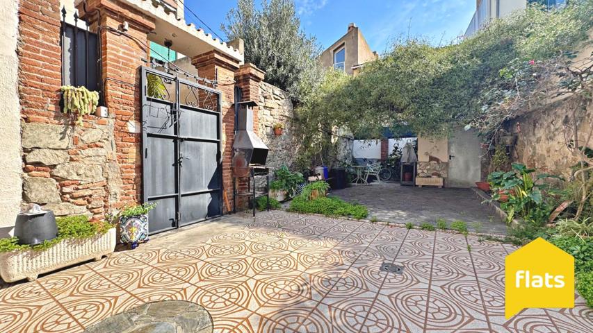 Chalet pareado en venta en calle Santa Coloma photo 0
