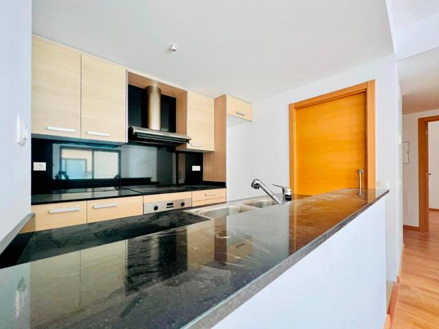 PLANTA BAJA SEMINUEVA CON GRAN TERRAZA, PK Y TRASTERO photo 0