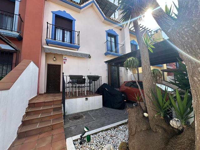 FANTÁSTICO ADOSADO CON PISCINA DE AGUA SALADA PRIVADA EN VENTA MELCHOR photo 0
