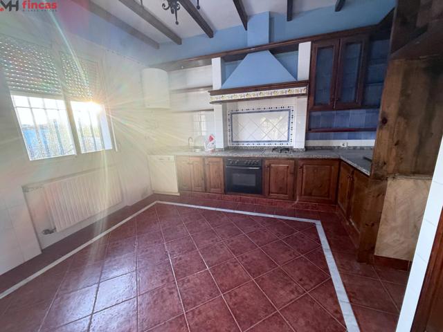 Chalet exclusivo entre pinares en Dos Hermanas – 1.000 m² de parcela y encanto andaluz photo 0