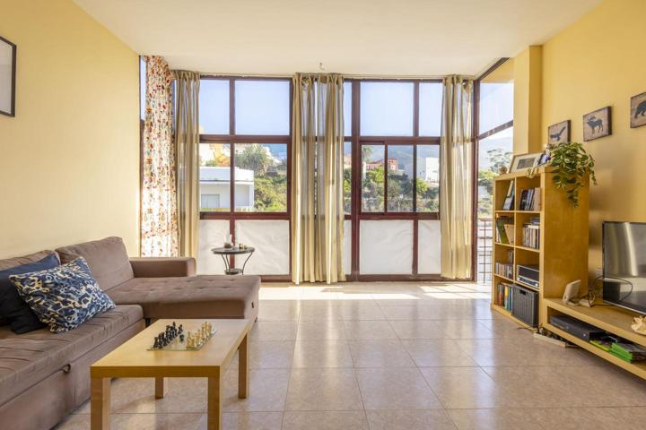 Venga a visitar esta propiedad con múltiples posibilidades photo 0