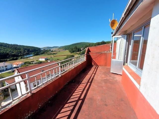 Casa con terreno y vistas despejadas en Lires, Cee, A Coruña. photo 0