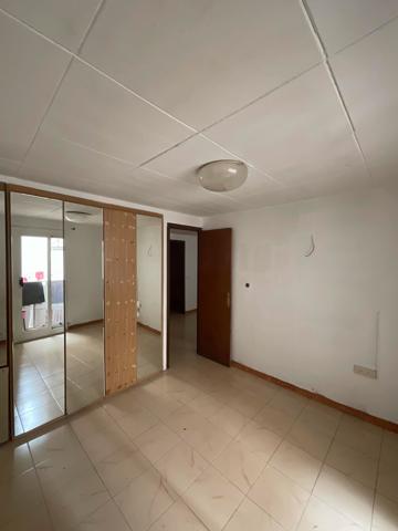 Excelente piso para inversor con ascensor en zona Poble Sec, Barcelona photo 0
