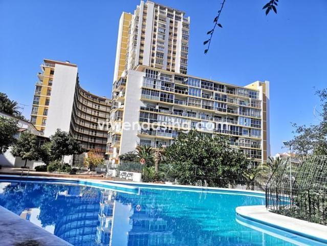 Esplendido y amplio apartamento tipo duplex con piscina comunitaria. photo 0