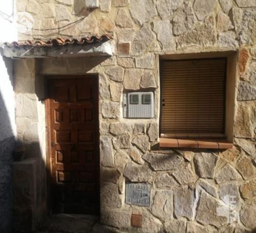 Vivienda unifamiliar tipo casa de pueblo situada en el municipio de Mariana en la provincia de Cuenca.
Se trata de una vivienda ad e2 plantas y cuenta con salón, cocina, 5 dormitorios y 2 baños. photo 0