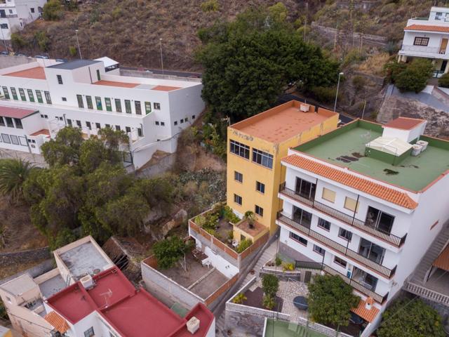 Vivienda de 3 plantas con vistas al mar, amplio garaje y solar urbano, en Igueste de San Andrés. photo 0