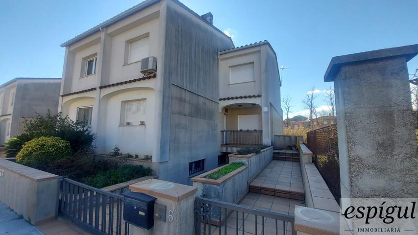 Casa en venta en Fornells De La Selva, con 244 m2, 5 habitaciones y 2 baños, 2 plazas de Garaje y Calefacción Gas natural. photo 0