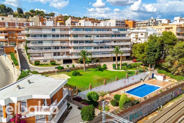 Piso en Tarragona, con 97 m2, 3 habitaciones y 1 baños, Piscina, Garaje, Trastero, Ascensor, Aire acondicionado y Calefacción Radiadores de gas y bomba de frio-calor. photo 0