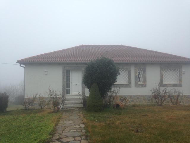 Casa - Chalet en venta en Navalmoral de Béjar de 480 m2 photo 0