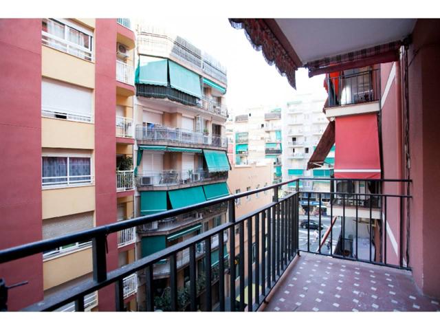 Tarragona centro. C. Jaume I. Amplio piso de 4 habitaciones. Terraza. Ascensor photo 0