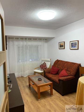 Piso En alquiler en Van Dick, Salamanca photo 0