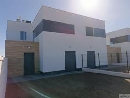 Unifamiliar Pareada En venta en Casco Urbano, Doñinos De Salamanca photo 0