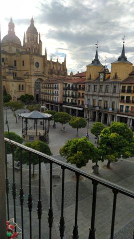 Piso En alquiler en Pza. Mayor, Segovia photo 0