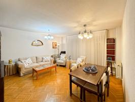 Piso En venta en San Pascual, Madrid photo 0