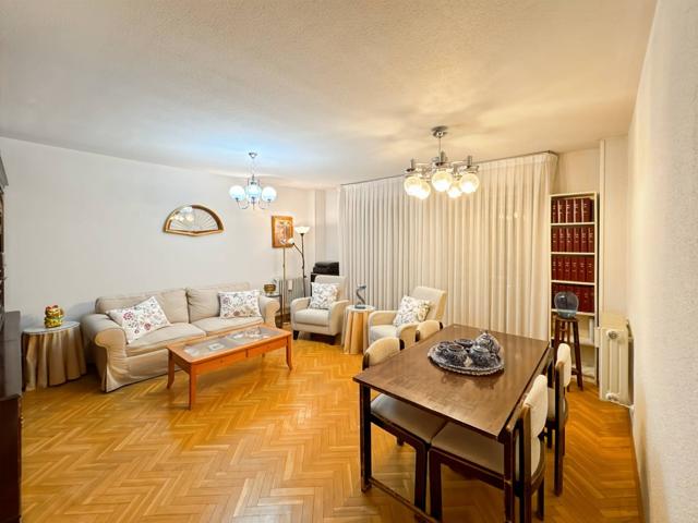 Piso En venta en San Pascual, Madrid photo 0