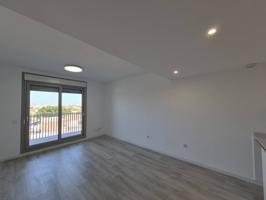 Piso En alquiler en Ciudad Ciencias, Valencia photo 0