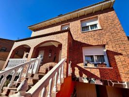 Unifamiliar Separadas En venta en Villanueva De La Torre photo 0