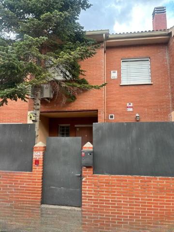 Unifamiliar Pareada En venta en Villanueva De La Torre photo 0