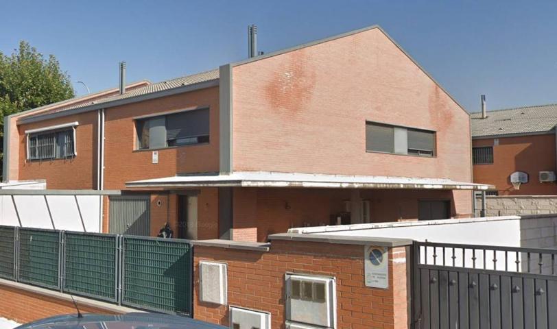Unifamiliar Pareada En venta en Alovera photo 0