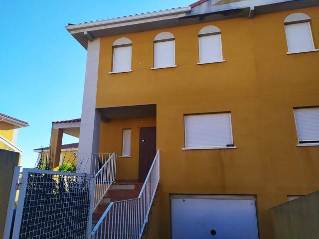Unifamiliar Pareada En venta en Torrejón Del Rey photo 0