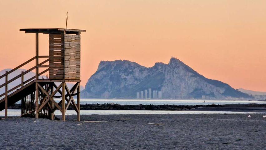 Amplia parcela en la Reserva de Sotogrande con vistas al mar photo 0