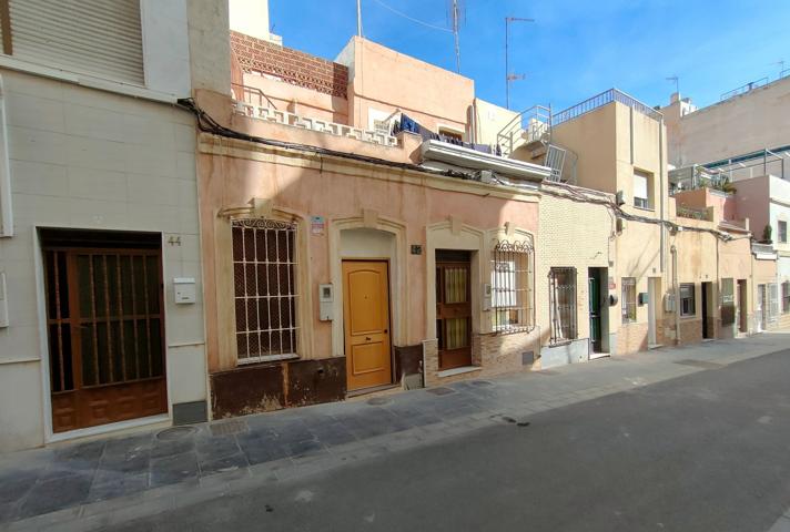 Unifamiliar Separadas En venta en Centro, Almería photo 0