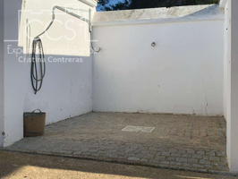Venta de Finca con un total de construcciones de 925 m2 y 9.050 m2  de terreno en Alcalá de Guadaira photo 0