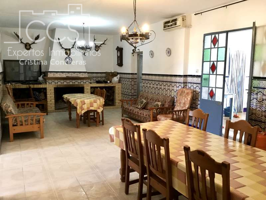 Venta de 4 casas en El Rocío en 579 m2 construidos y 928 de parcela  y 5 cuadras de Caballos. photo 0