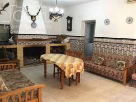 Venta de 4 casas en El Rocío en 579 m2 construidos y 978 de parcela  y 5 cuadras de Caballos. photo 0