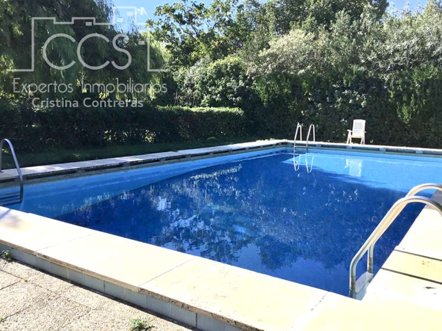 Venta de chalet de 225 M2 construidos y 2000 M2 de parcela con piscina en Espartinas. photo 0