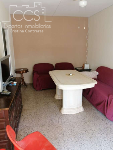 Venta de piso de 172 m2 construidos con 4 dormitorios y 2 baños ,1 plaza de garaje,en La Florida photo 0